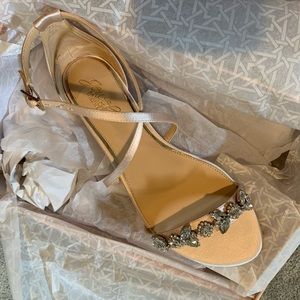 Jewel by Badgley Mischka Tessy Sandals NIB NWT
